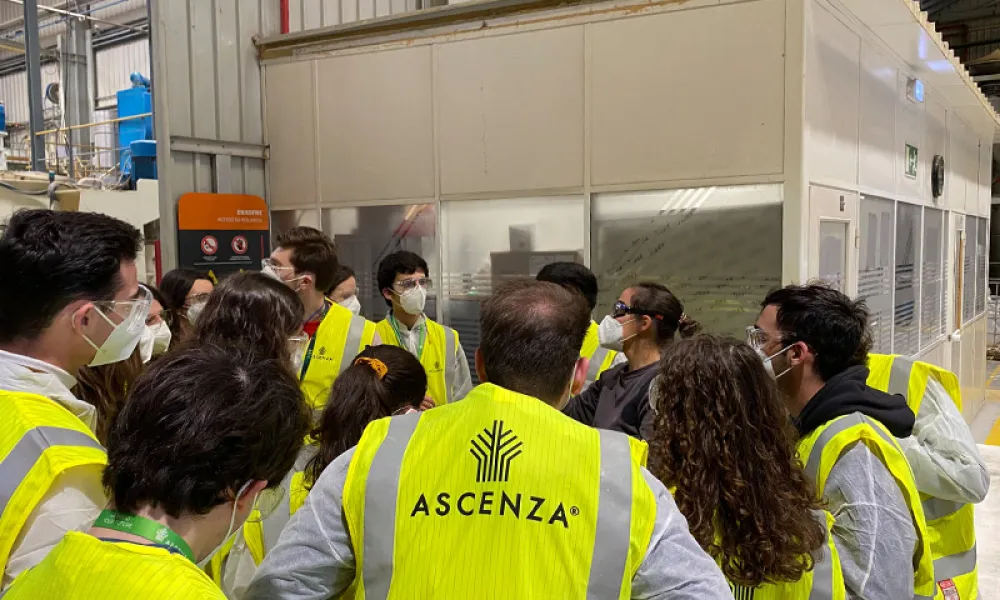 Students from técnico visiting ascenza plant