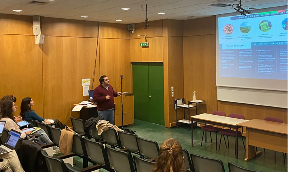 alt text: Paulo Madeira presenting at 3rd edition of the I Living Labs of the E³UDRES²