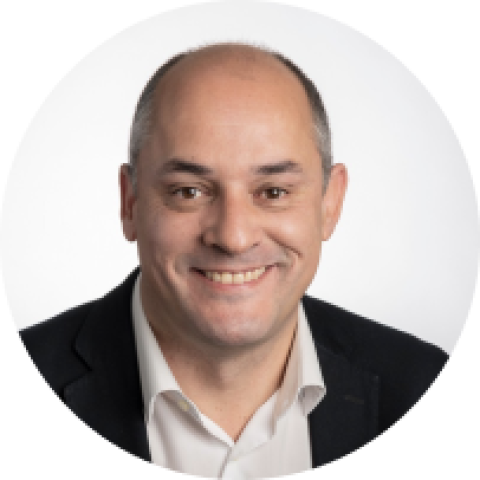 photo of Rui Correia, central marketing director of ASCENZA, with a white background.